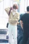 더쿠 - 230630 ICN 출국 고화질 모음