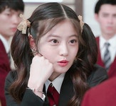더쿠 - 최근 일본에서 외모로 찬양받는 배우 이마다 미오.gif