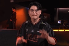 더쿠 - 🎊1-2R 1위 기념🎊 26LCK 상반기 구마유시 세레머니 짤드컵 15강 6조