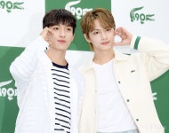 더쿠 - [Ms포토] 세븐틴 도겸-준 잘생김으로 올라왔지 남산 정상까지