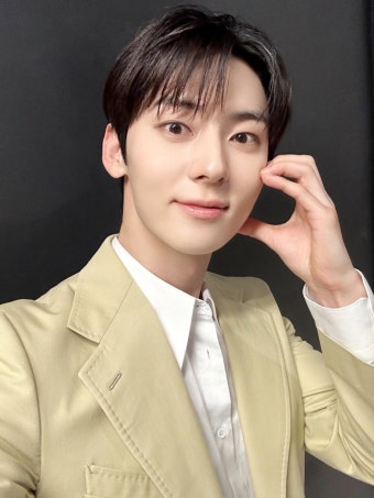 민현c) [#Moment_H] c 230708 기억해.. 황남신 강림의 날 ccc 오늘도 축복이 끝이 없는 어제의 황민현을 이긴 오늘의 갓민현 