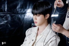 더쿠 - 방탄소년단 지민 [네이버 포스트] 박지민 소환! 외치면 방림이가 뿅!하고 사진을 가져오는 마법! FACE 앨범 활동을 꽉꽉 담은 비하인드!(스압)