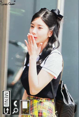 더쿠 - 오늘자 권은비 아는형님 출근길