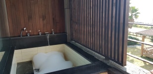 [제이앤클로이] 바다보며 야외욕조 즐기기! | 세상의 모든 여행, 위시빈