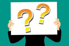 공원서 운동하고 산책하는 시민들 사이에 숨겨진 대단히 큰 오류 무엇인지 찾으실 수 있나요?