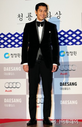 [포토]정우성 ‘살인미소’(청룡영화상) - 아시아투데이 [포토]정우성 ‘살인미소’(청룡영화상)