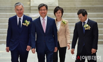 [포토] 김선수·이동원·노정희 대법관 취임 - 아시아투데이 [포토] 김선수·이동원·노정희 대법관 취임