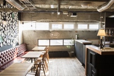 탄가테이블 하우스