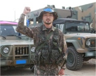 국방일보 - BEMIL 군사세계 705특공연대 윤철상·정정훈 대위, 훈련 중 치매 어르신 안전 구조