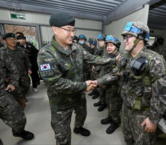 국방일보 - 유용원의 군사세계 박안수 육군참모총장, 운학과학화예비군훈련장 방문…현장 지도, 장병·예비군 격려