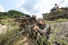 국방일보 - BEMIL 군사세계 육군 1기갑여단·미 1기갑사단, 한미연합 실사격 기동훈련 ‘적에겐 악몽의 시간’