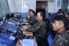 국방일보 - BEMIL 군사세계 손석락 공참총장, 공작사 대비태세 점검 “연말연시 앞두고 영공방위 중심축 흔들림 없어야”