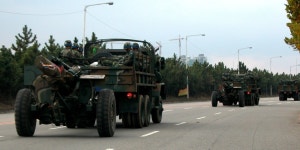 BEMIL 사진 자료실 - BEMIL 군사세계 난 가볍고 KH-179보다 노동력이 덜한 105mm 견인포라네....