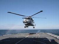 BEMIL 사진 자료실 - BEMIL 군사세계 23형 호위함서 운용시험중인 영국 해군 AW159 Wildcat 시제기-2