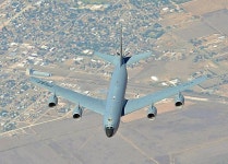BEMIL 사진 자료실 - BEMIL 군사세계 KC-135 계열기중 유일하게 급유를 받는것이 가능한 KC-135R(RT)