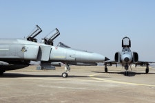 BEMIL 사진 자료실 - BEMIL 군사세계 AGM-142 팝아이 미사일을 장착한 공군 F-4E 