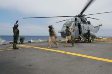 BEMIL 사진 자료실 - BEMIL 군사세계 여전히 활동중인 CH-124 Sea King 대잠 헬기