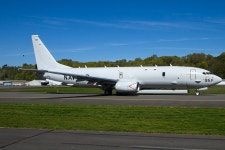 BEMIL 사진 자료실 - BEMIL 군사세계 AN/APS-154 AAS 레이더를 장착한 미 해군 P-8A 대잠초계기