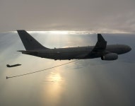 BEMIL 사진 자료실 - BEMIL 군사세계 미 해병대 F-35B 상대 첫 공중급유시험중인 영국 공군 Voyager KC3