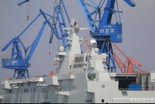 BEMIL 사진 자료실 - BEMIL 군사세계 진수후 이동정박한 중국 해군 075형 상륙함 1번함