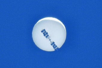BEMIL 사진 자료실 - 유용원의 군사세계  a spy balloon from China(중국에서 온 스파이 기구)