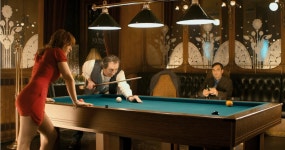 BEMIL 쉼터 - BEMIL 군사세계 체코 프라하 시내 당구장의 압생트와 다용도 머리띠