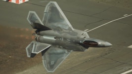 BEMIL 최신 영상 - BEMIL 군사세계 공중을 지배하는 세계 최강의 스텔스 전투기 F-22 랩터의 환상적인 비행 영상
