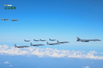 최신 국군 뉴스 - BEMIL 군사세계 미 전략폭격기 'B-1B 랜서' 전개 하 한미일 공중훈련 실시 / 합참 제공