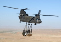 BEMIL 사진 자료실 - BEMIL 군사세계 CH-47의 힘겨운 비행(수정)