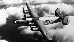 B-24 리버레이터 폭격기 - 유용원의군사세계 - 전문가광장 > 무기백과 B-24 리버레이터 폭격기