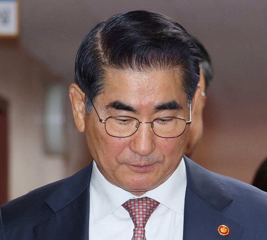 서울중앙지법, 김용현 전 장관 추가 구속 구속영장 심문 25일로 연기