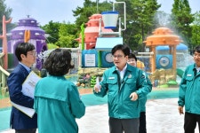 김병수 시장, 걸포중앙공원 물놀이장 시운전 점검 직접 나서  김병수 시장, 걸포중앙공원 물놀이장 시운전 점검 직접 나서