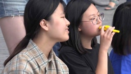 [사막을 건너 호수를 지나]<영화상세 < 영화 | 깊이 빠져 보다, CGV 사막을 건너 호수를 지나 | 깊이 빠져 보다, CGV