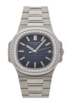 Patek Philippe Nautilus 5713/1G | 2012 | Sehr Gut | Full Set for $180,361 for sale from a Trusted Seller on Chrono24