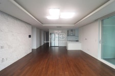 반포동 래미안원베일리 570,000 만원 (반포래미안원베일리 공인중개사 사무소) - 서울특별시 서초구 반포동