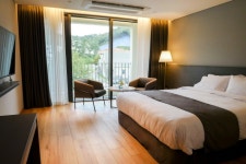 호텔 드몽드 데일리호텔 - 호텔&레스토랑 할인예약