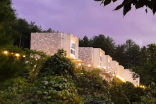 비발디파크 시즌방(프라이빗 복층형 독채 커플 시즌방 풀빌라) - Dr. Sparks Columns