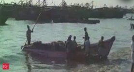 27 Indian fishermen detained by Sri Lankan Navy - The Economic Times Video | ET Tv 27 Indian fishermen detained by Sri Lankan Navy