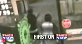 26-year-old Indian shot dead by 2 masked men in US - The Economic Times Video | ET Tv 26-year-old Indian shot dead by 2 masked... 