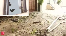 Delhi: Fire breaks out at hospital in Greater Kailash II; 2 dead, 6 rescued - The Economic Times Video | ET Now Delhi: Fire... 