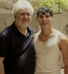 익스트림무비 - [페인 앤 글로리] 에두아르도역 세자르 비센테 배우 사진 익스트림무비 - [페인 앤 글로리]...