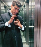 익스트림무비 - [페인 앤 글로리] 에두아르도역 세자르 비센테 배우 사진 익스트림무비 - [페인 앤 글로리]...