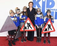 익스트림무비 - 레베카 퍼거슨 ‘왕이 될 아이’ 갈라스크리닝, 런던포토슛 with 패트릭 스튜어트