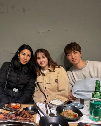 익스트림무비 - 전종서, 이충현 감독 '발레리나' 촬영종료 파티샷