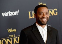 익스트림무비 - 치웨텔 에지오포르, 마크 월버그 주연 액션스릴러 [인피니트] 합류