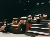 익스트림무비 - 용산 CGV 골드클래스 <스펜서> 관람기! (ft. 전시회 티켓)