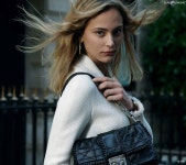 익스트림무비 - 올랜도 블롬과 열애설이 났다는 이 여배우 노라 아르네제데 (Nora Arnezeder)