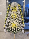 조문용 3단 화환 (고급 중 ) - 삼가 고인의 명복을..... 꽃배달 | 플라워119꽃배달서비스 [꽃배달] 조문용 3단 화환 (고급 중 ) - 삼가 고인의... 