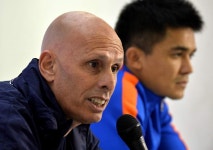 에펨네이션 - [오피셜] 스테판 콘스탄틴, 감독직 사임