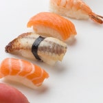 클로즈업 맛있는 초밥 제공 될 준비가 | 무료 사진